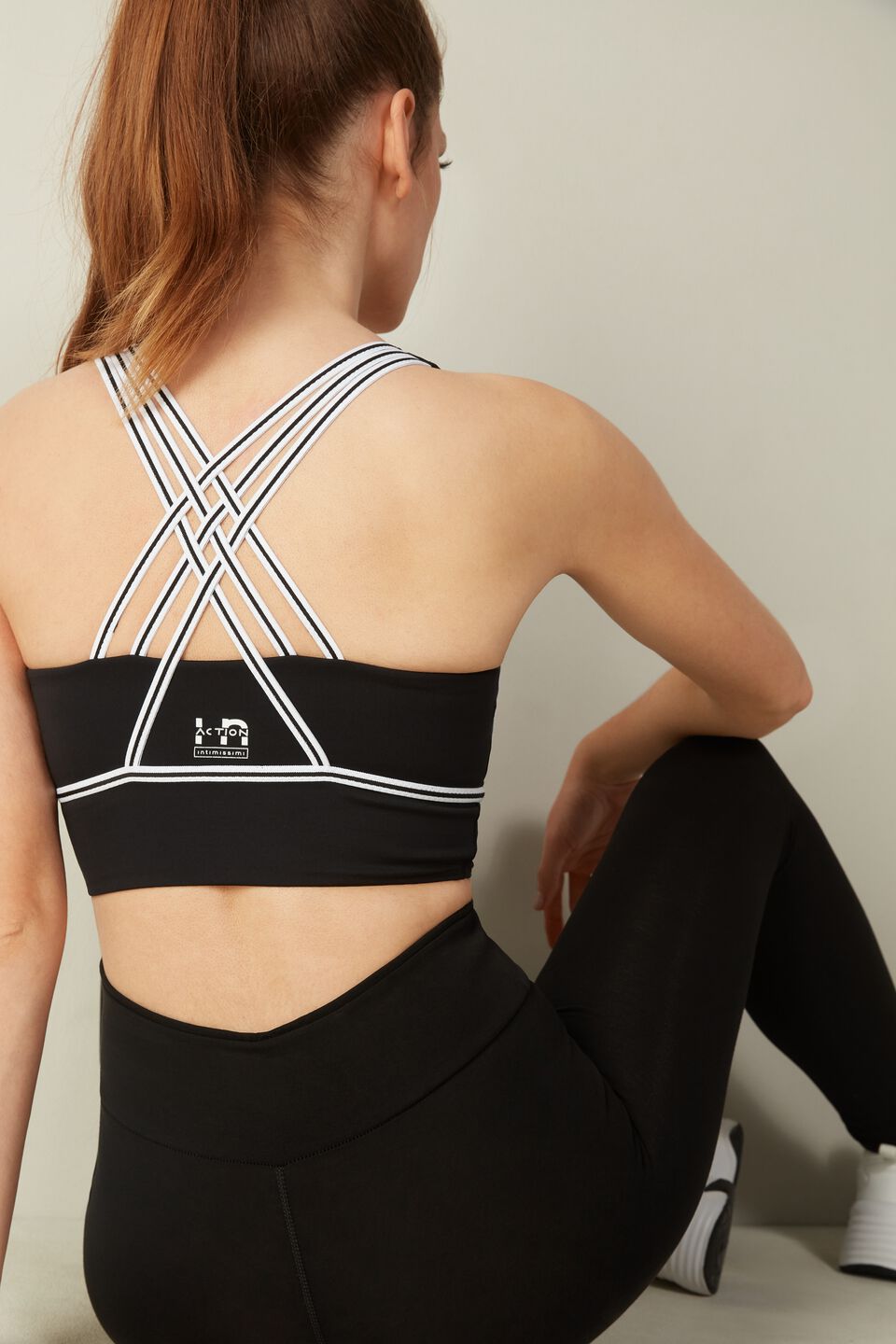 top brassiere almofadado in action com interior em algodão supima - preto