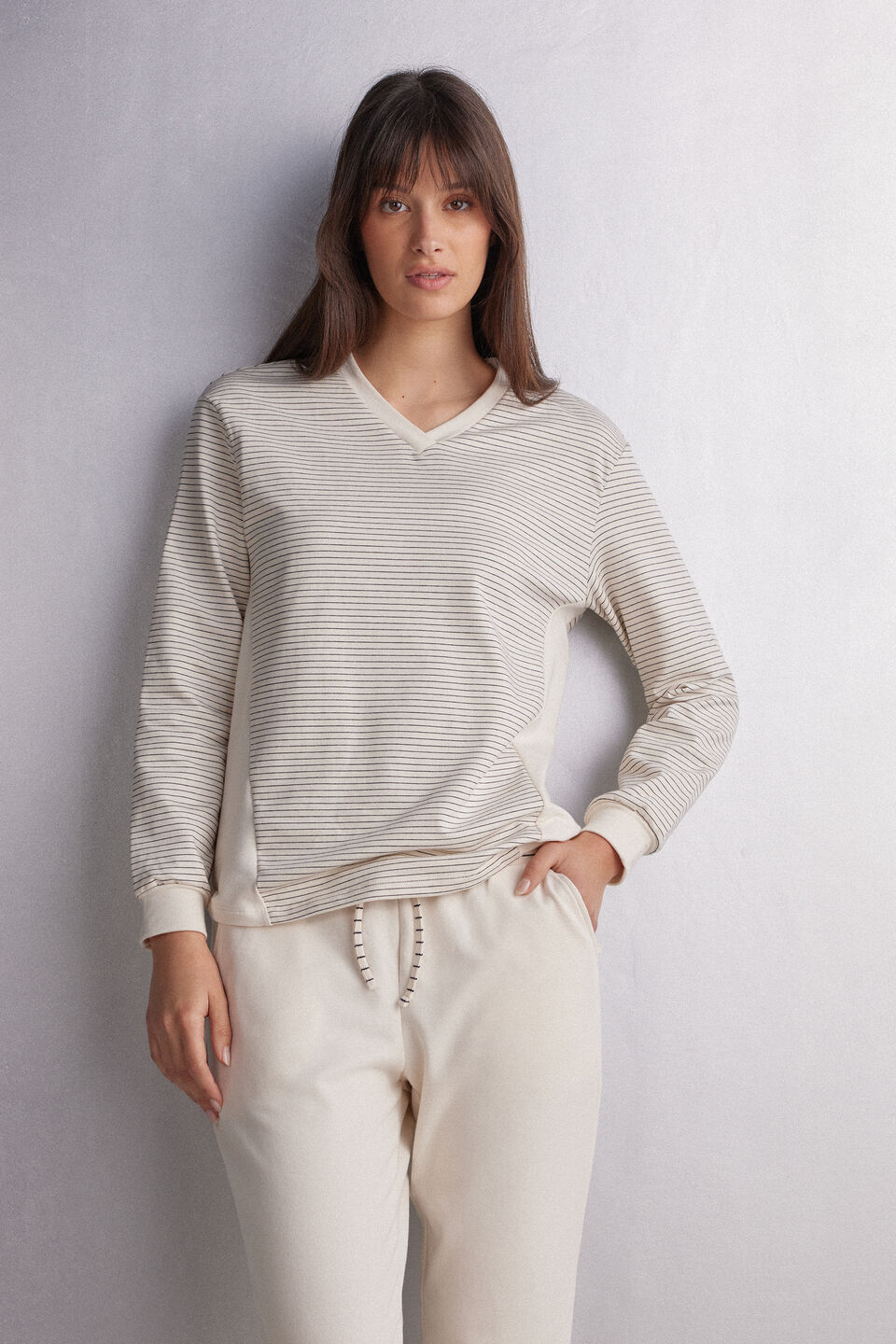 blusa de manga comprida com decote em v creamy stripes - off-white