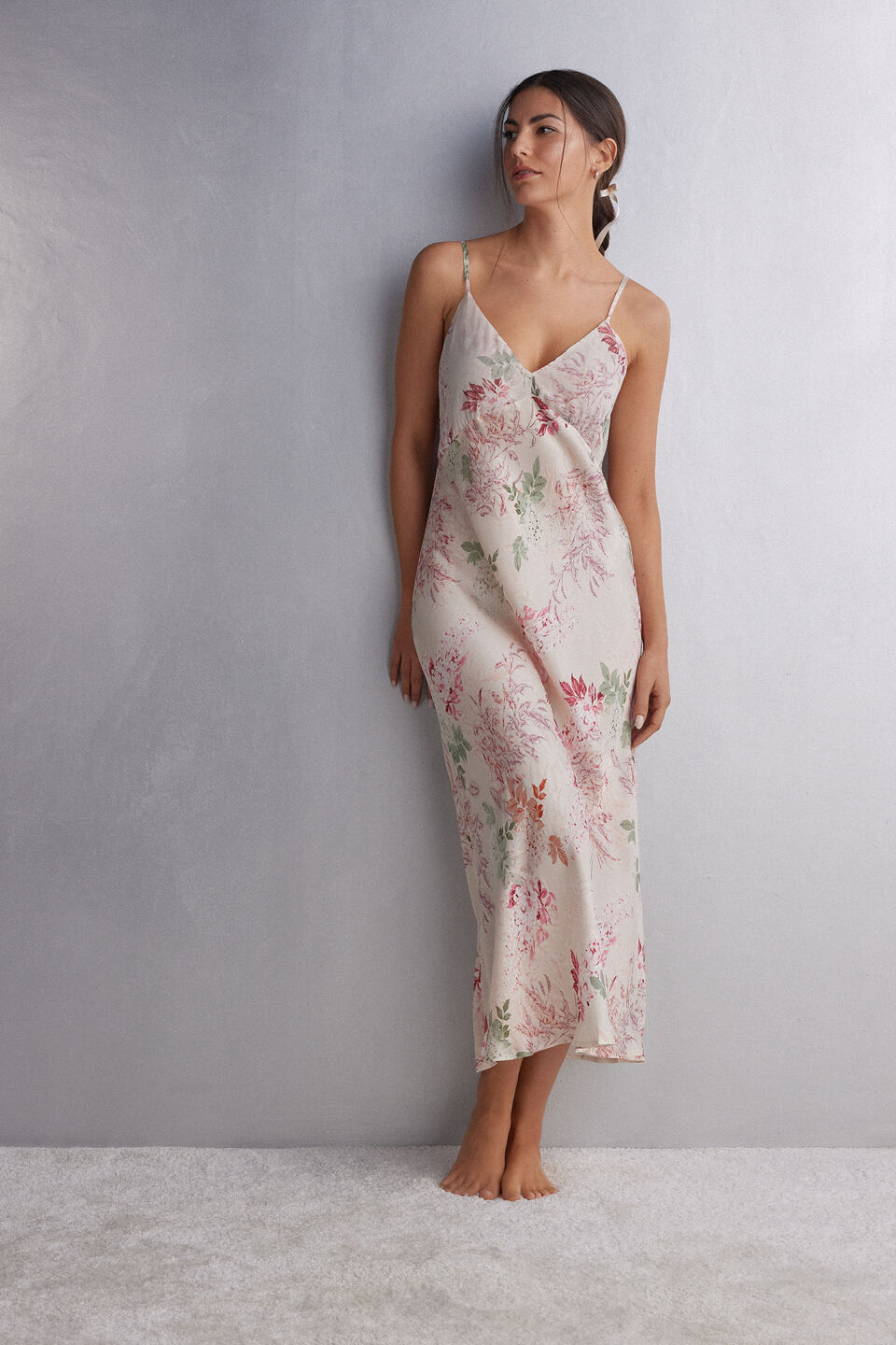 camisola longa em cetim secret garden - rosa