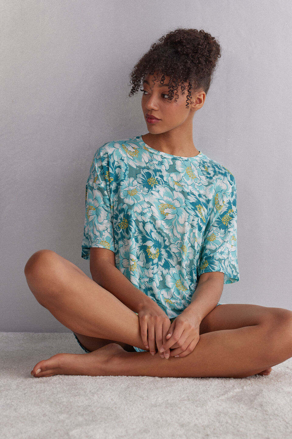 blusa de manga curta em viscose de bambu emerald flower - azul