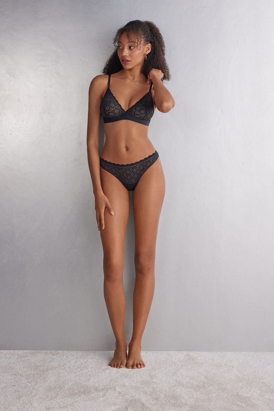 sutiã triângulo emma em renda - preto