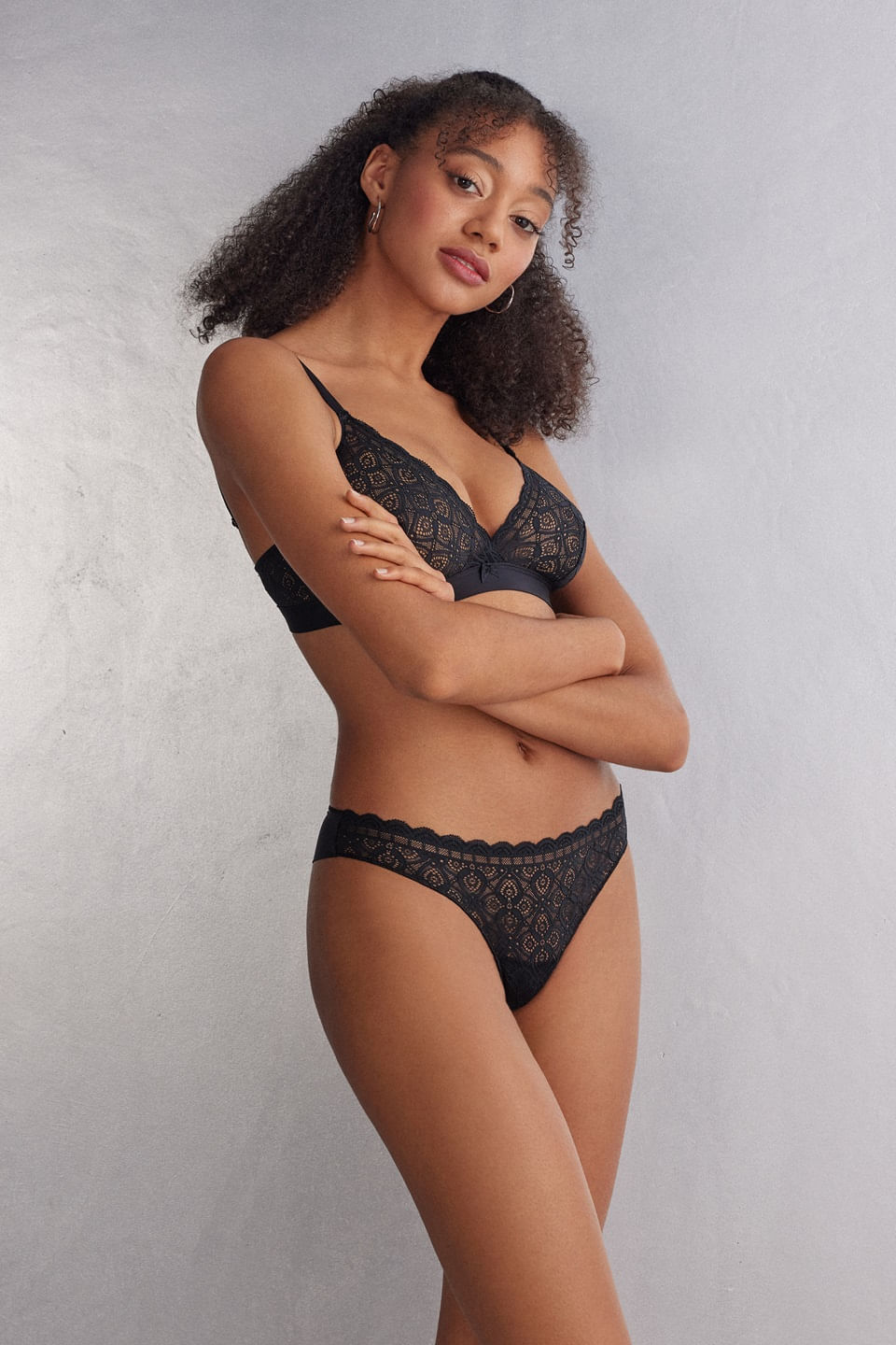 calcinha brasileira renda e microfibra - preto