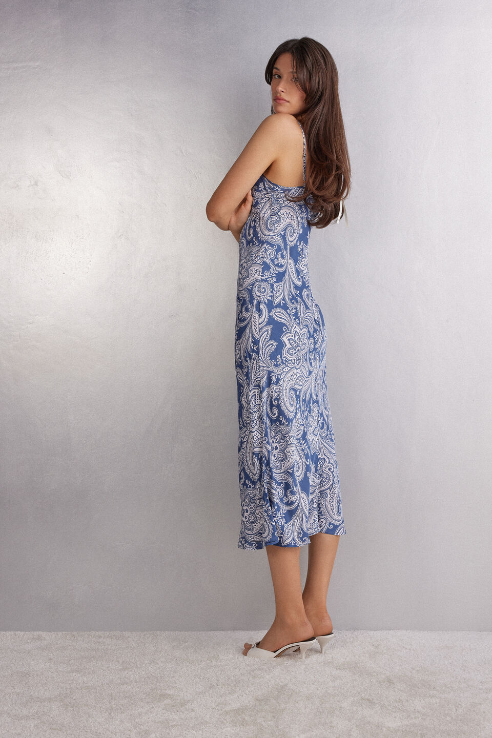 camisola longa em cetim de viscose flower paisley - azul