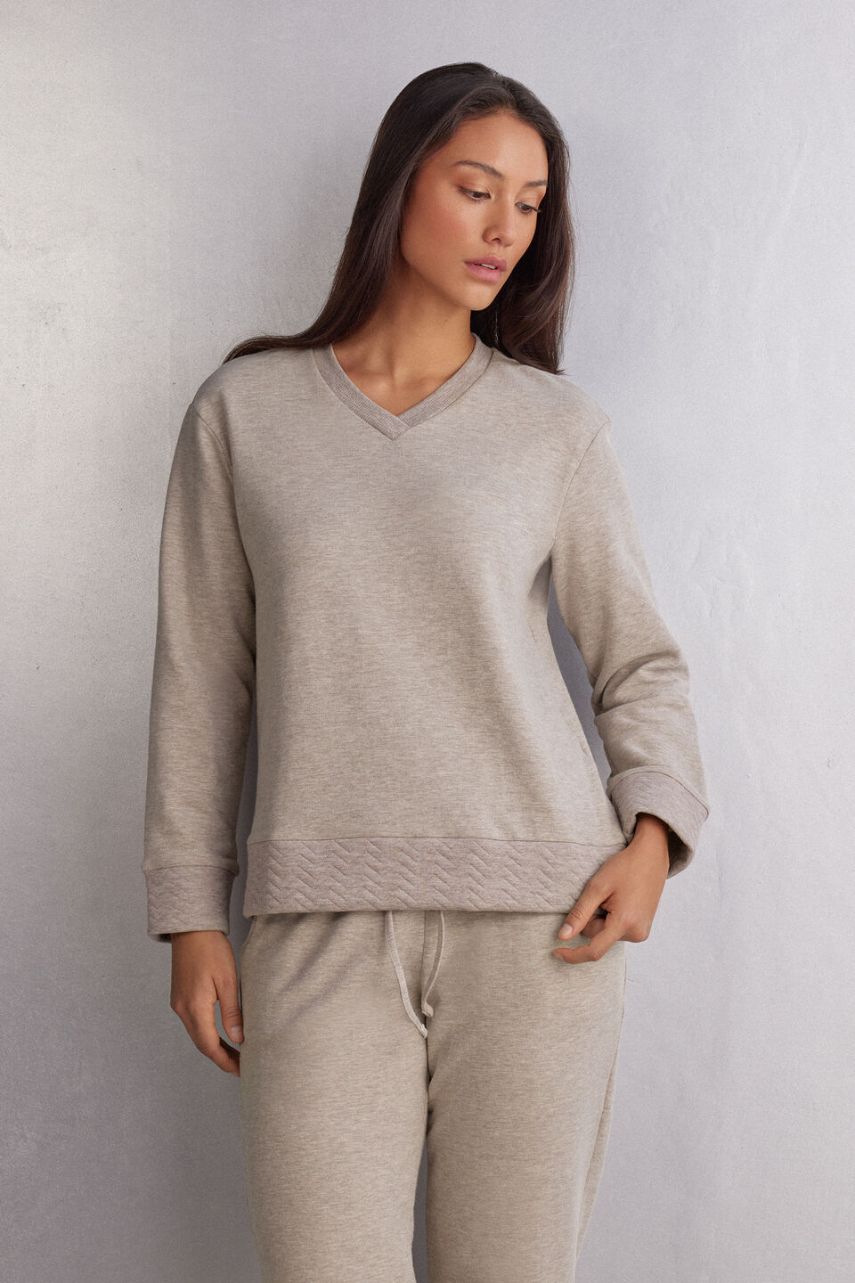 blusa de manga comprida com decote em v soft chevron - marrom