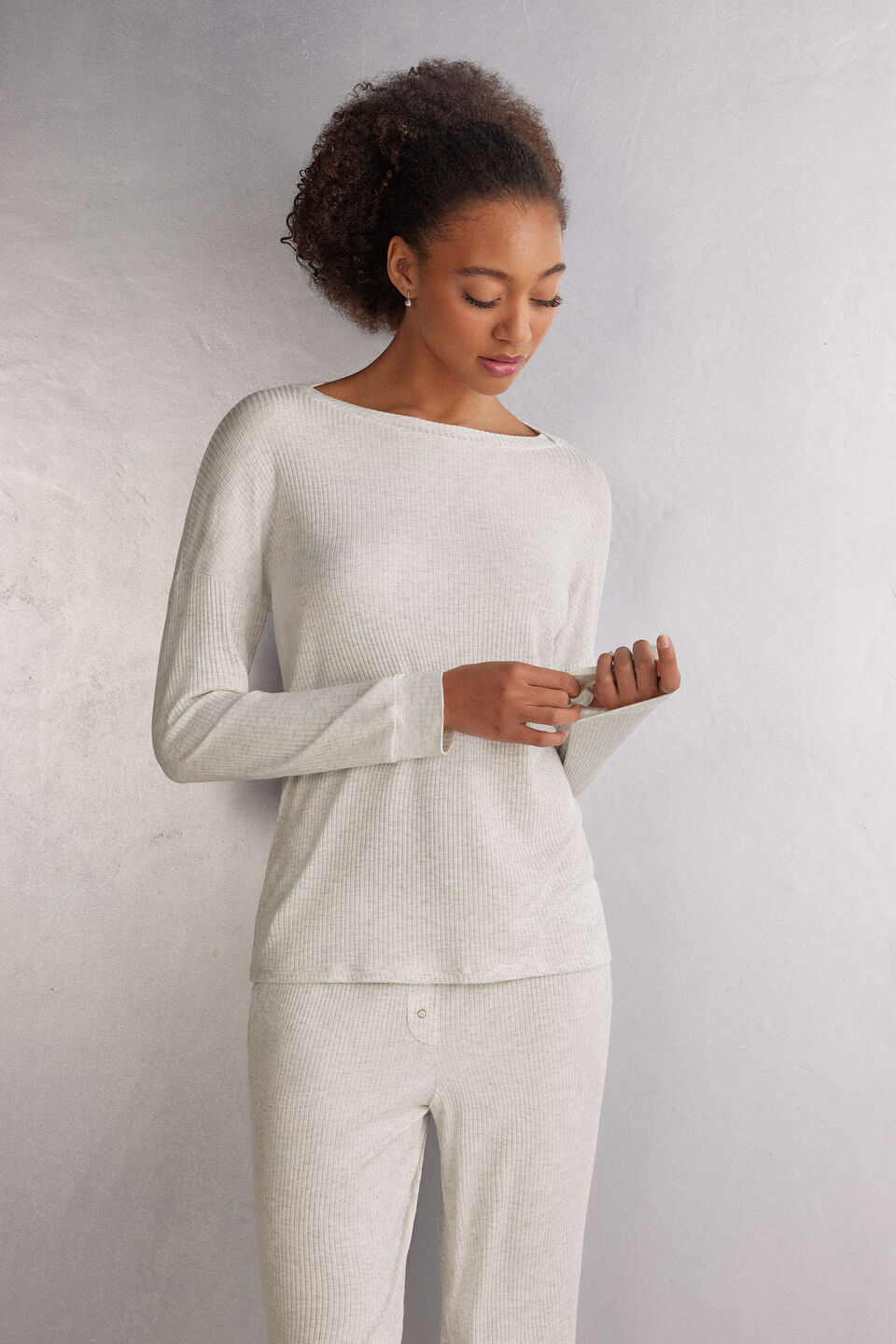 blusa de manga comprida em modal chic comfort - cinza