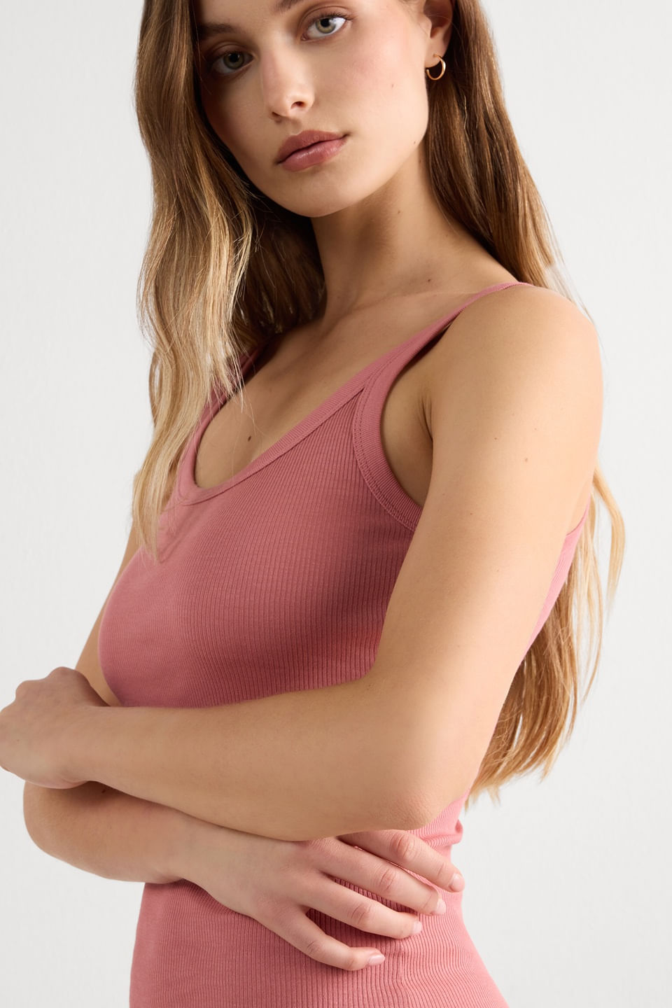 regata canelada estilo remador em algodão supima - rosa