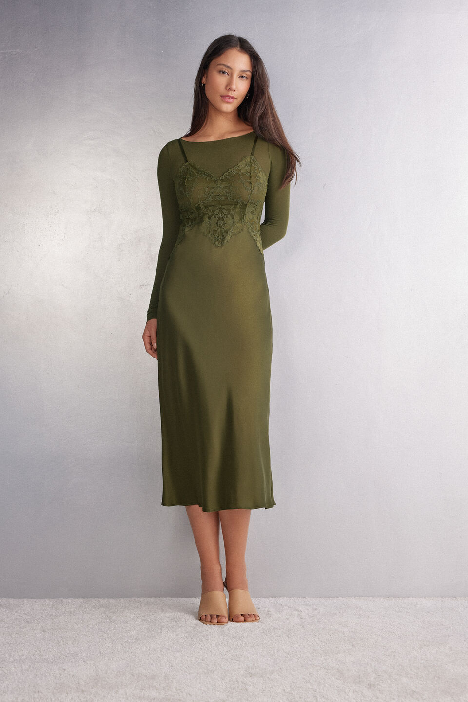 camisola longa em seda e renda imaginary journey - verde