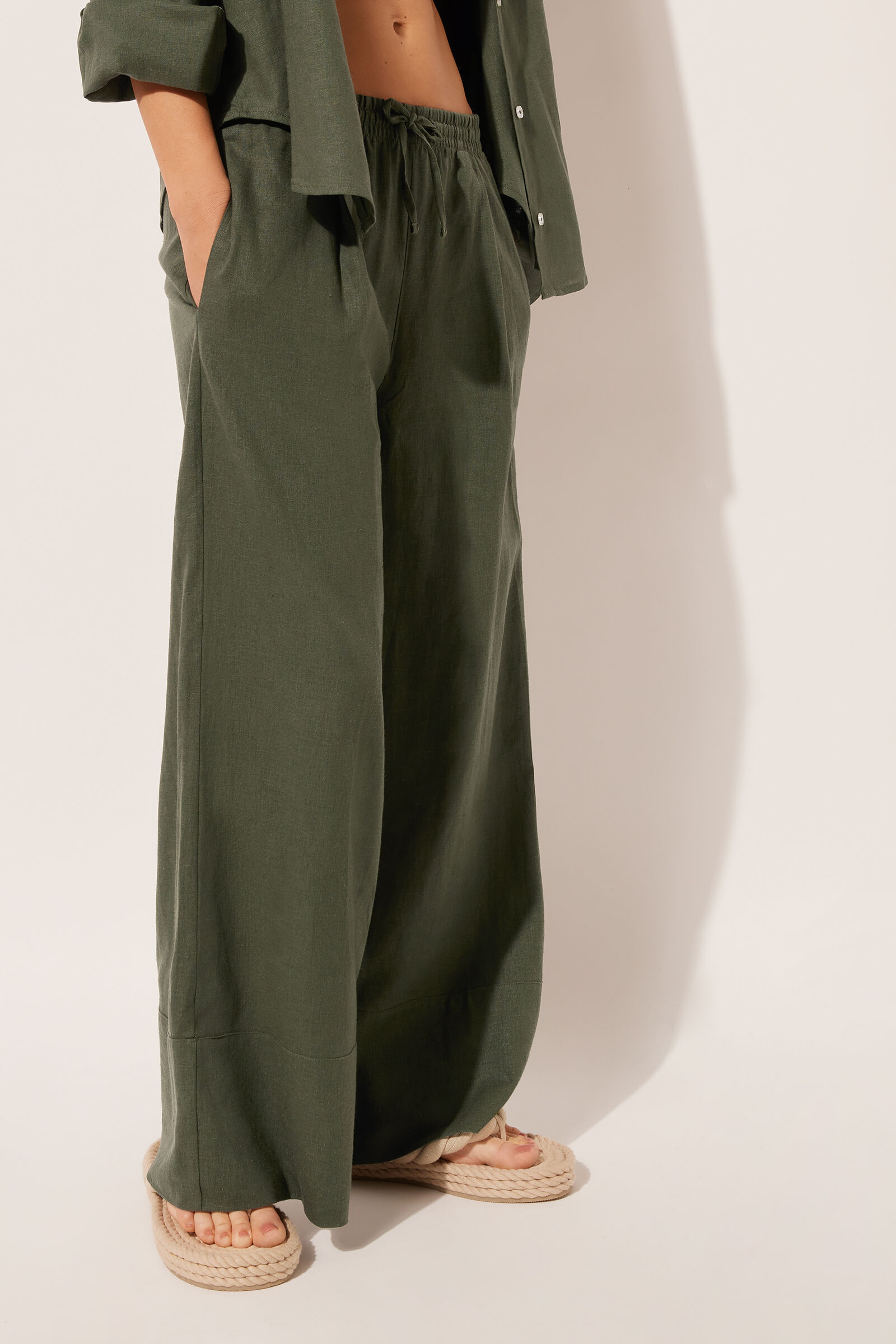 calça pantalona em linho e viscose - verde