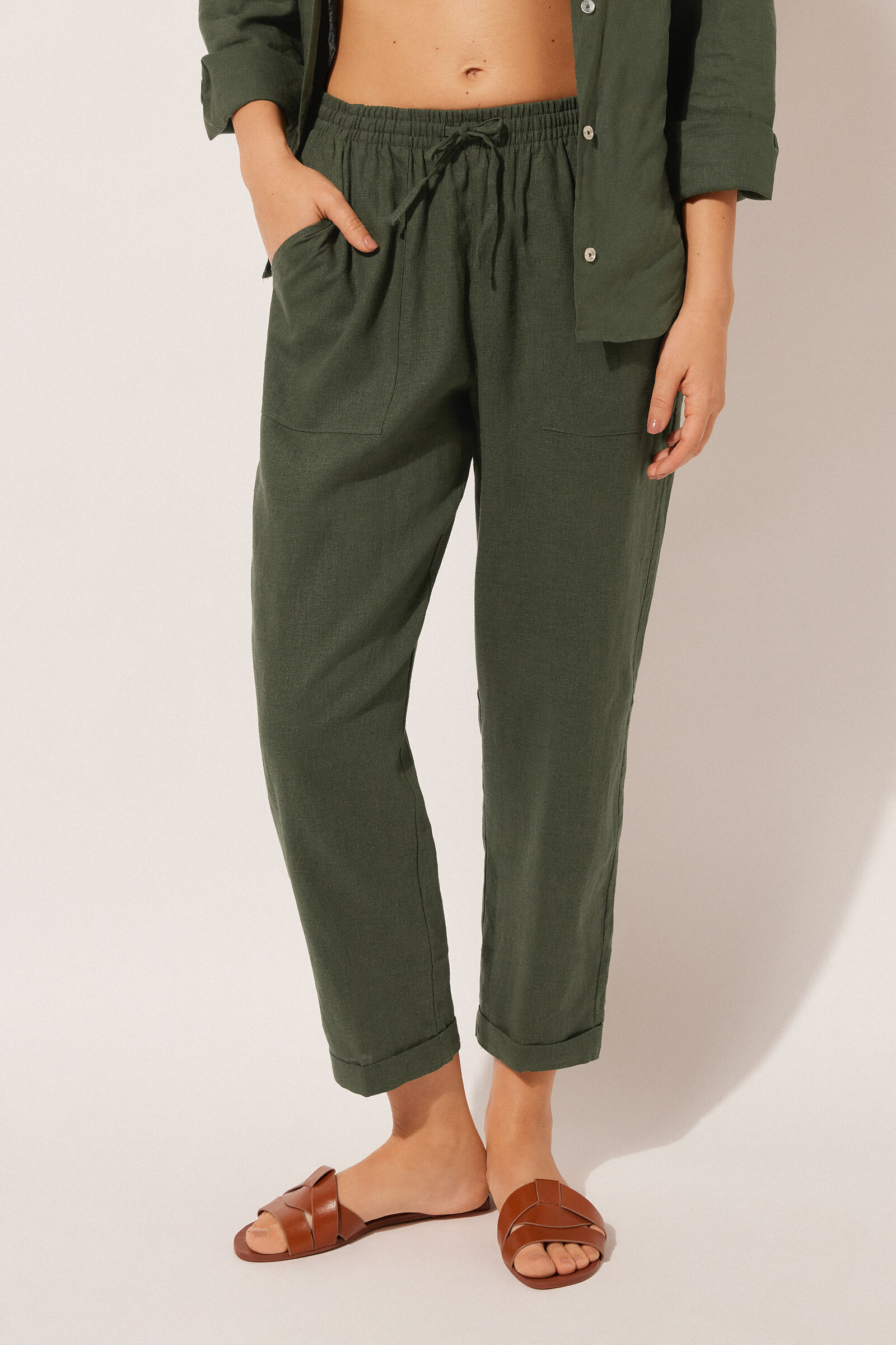 calça reta em linho e viscose - verde