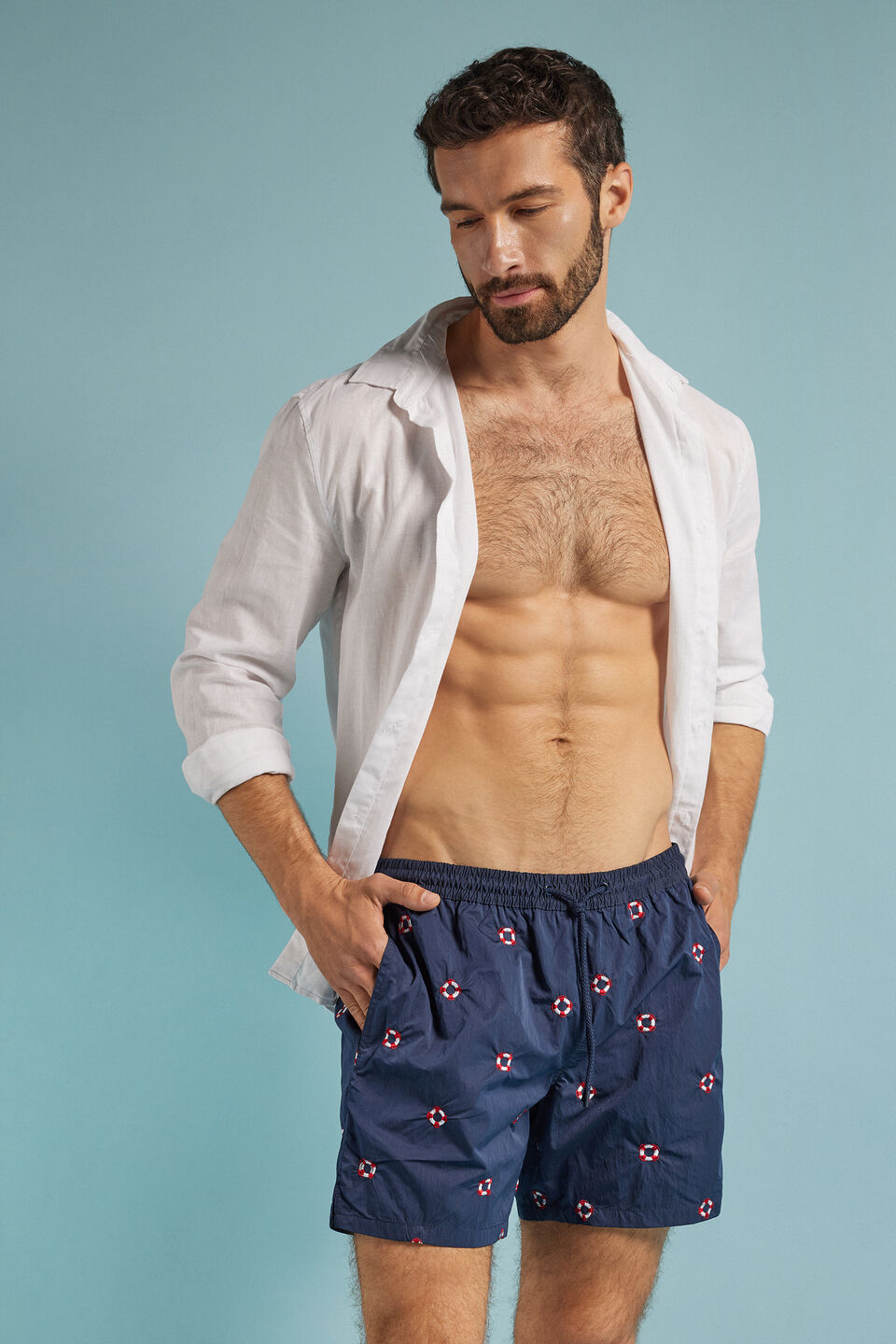 bermuda de banho com bordado salva-vidas - azul