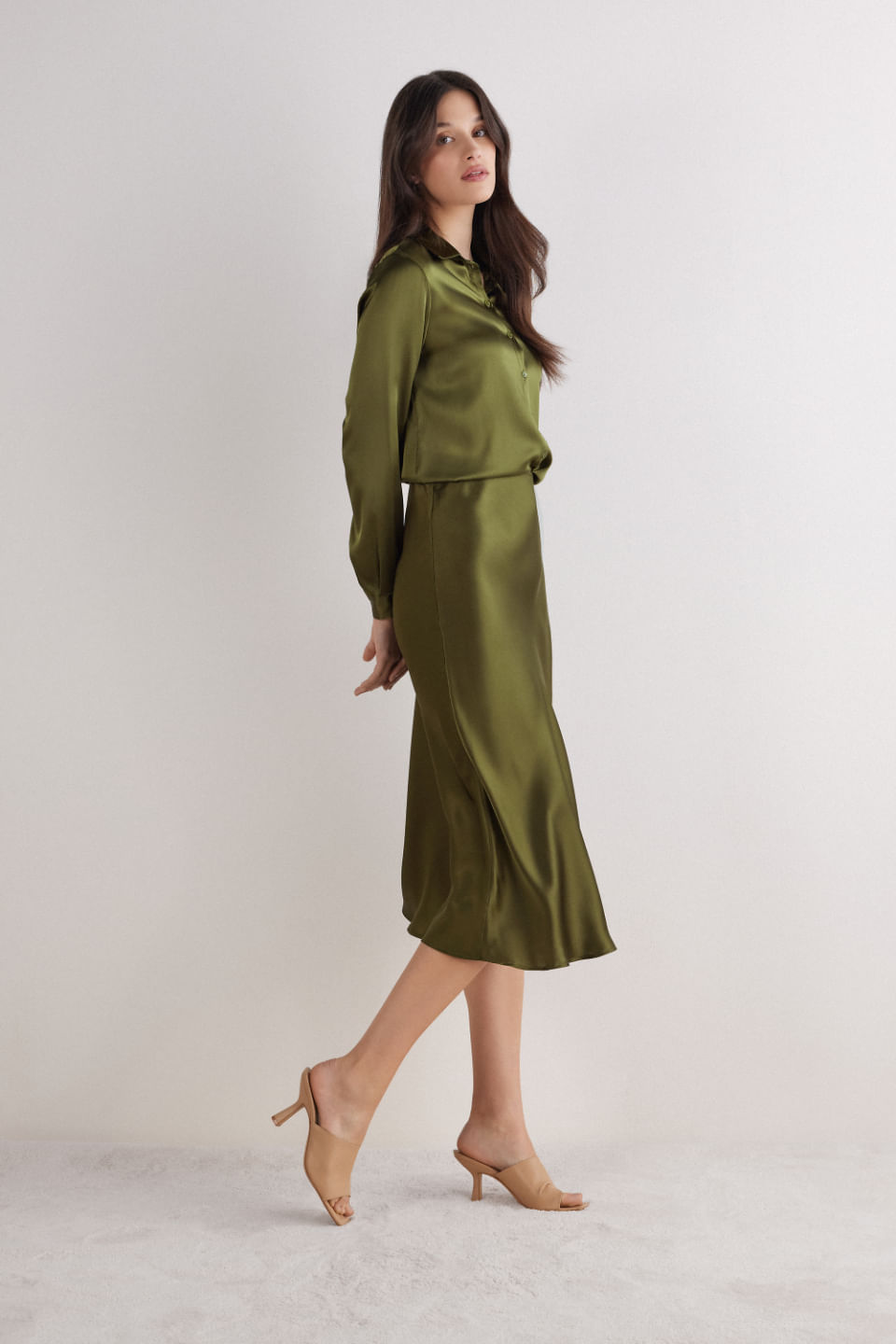 saia midi em seda - verde