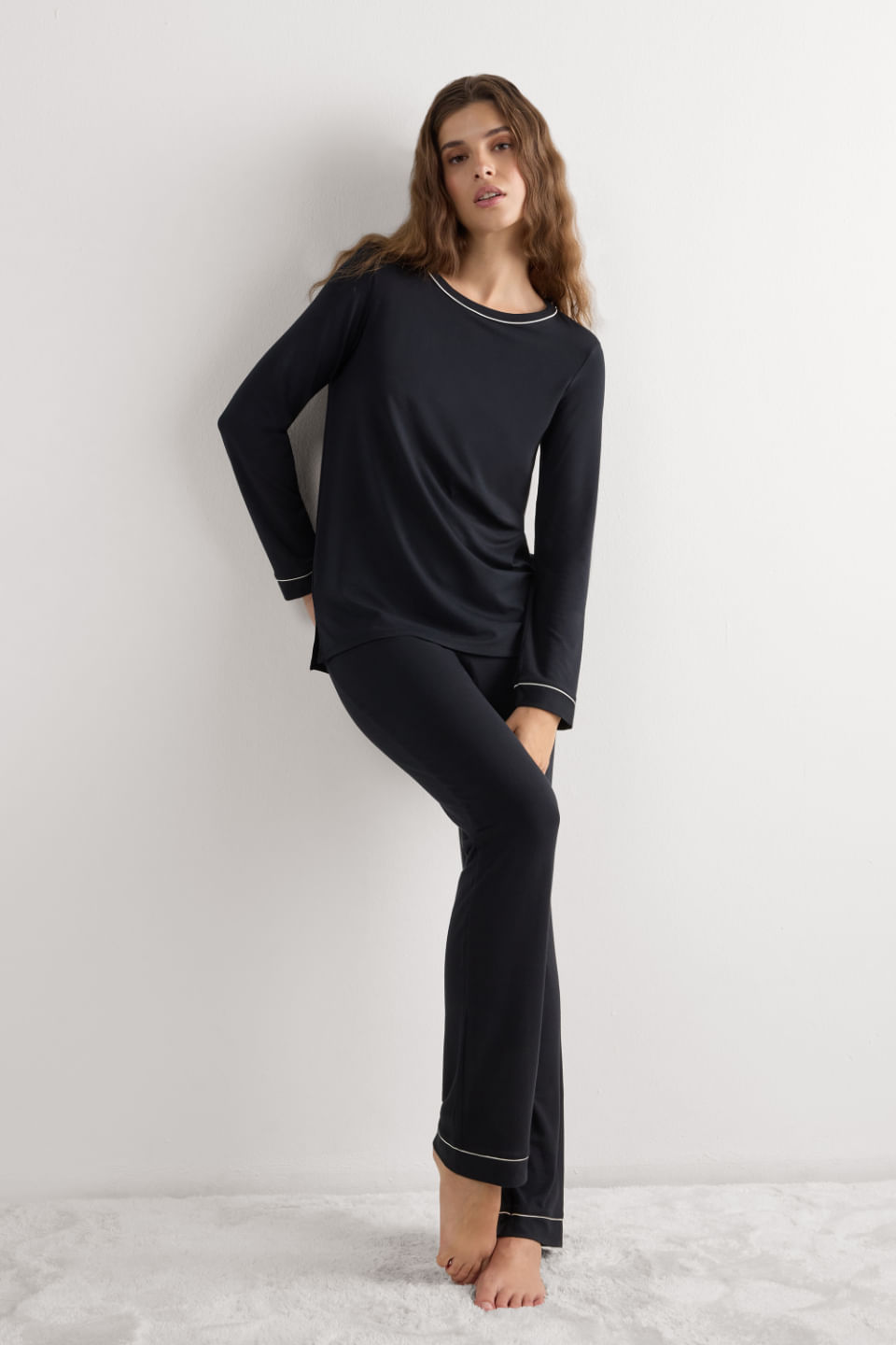 blusa de manga comprida em modal - preto