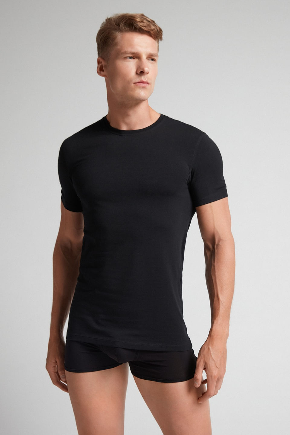 camiseta em algodão supima elástico - preto