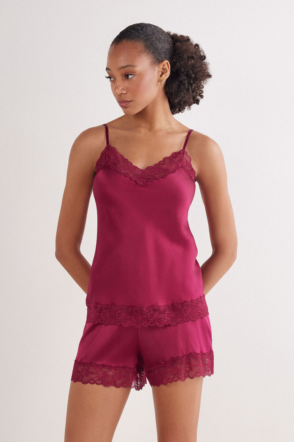 regata em seda e renda - bordô