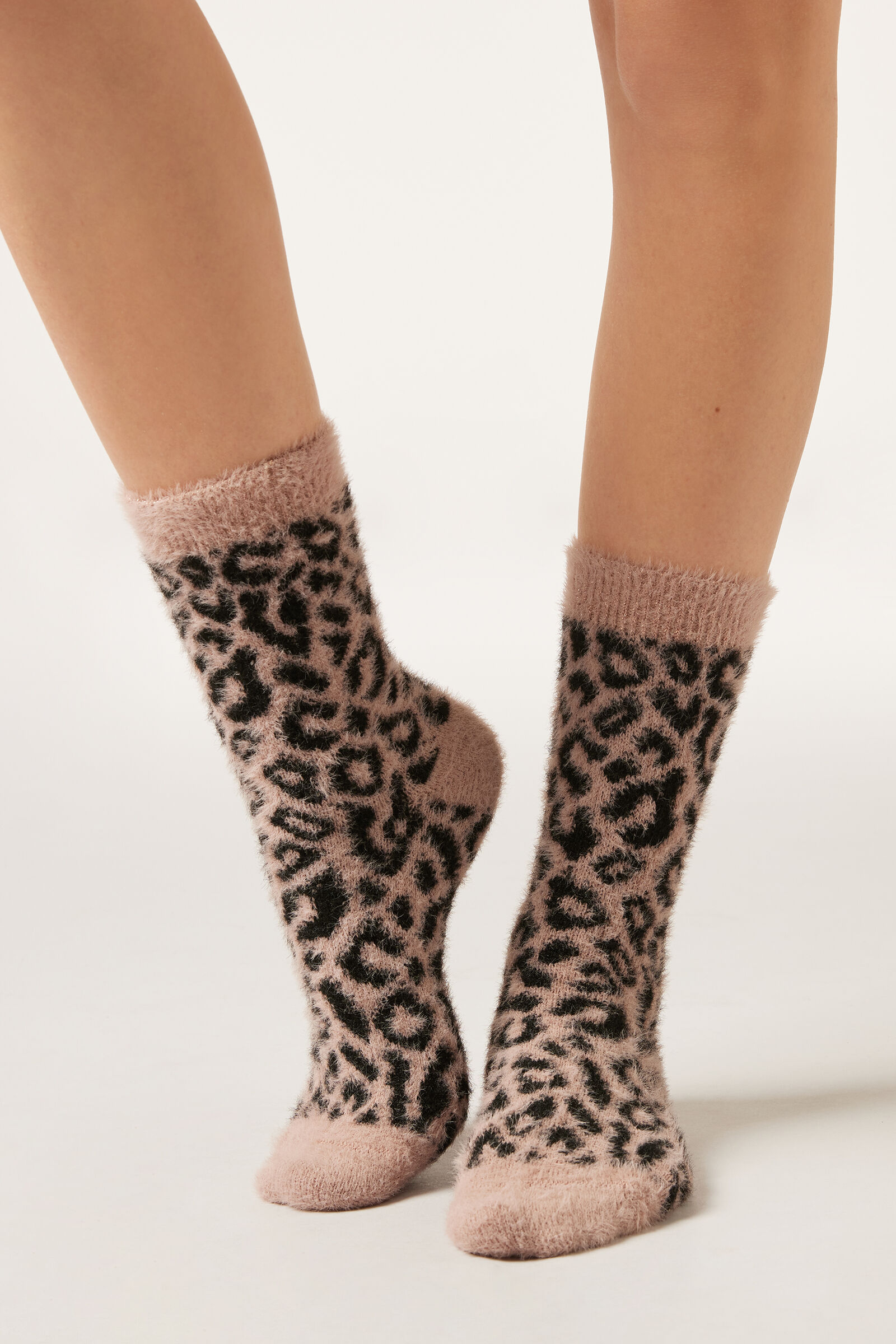 meia curta com efeito soft e estampa animal print - rosa