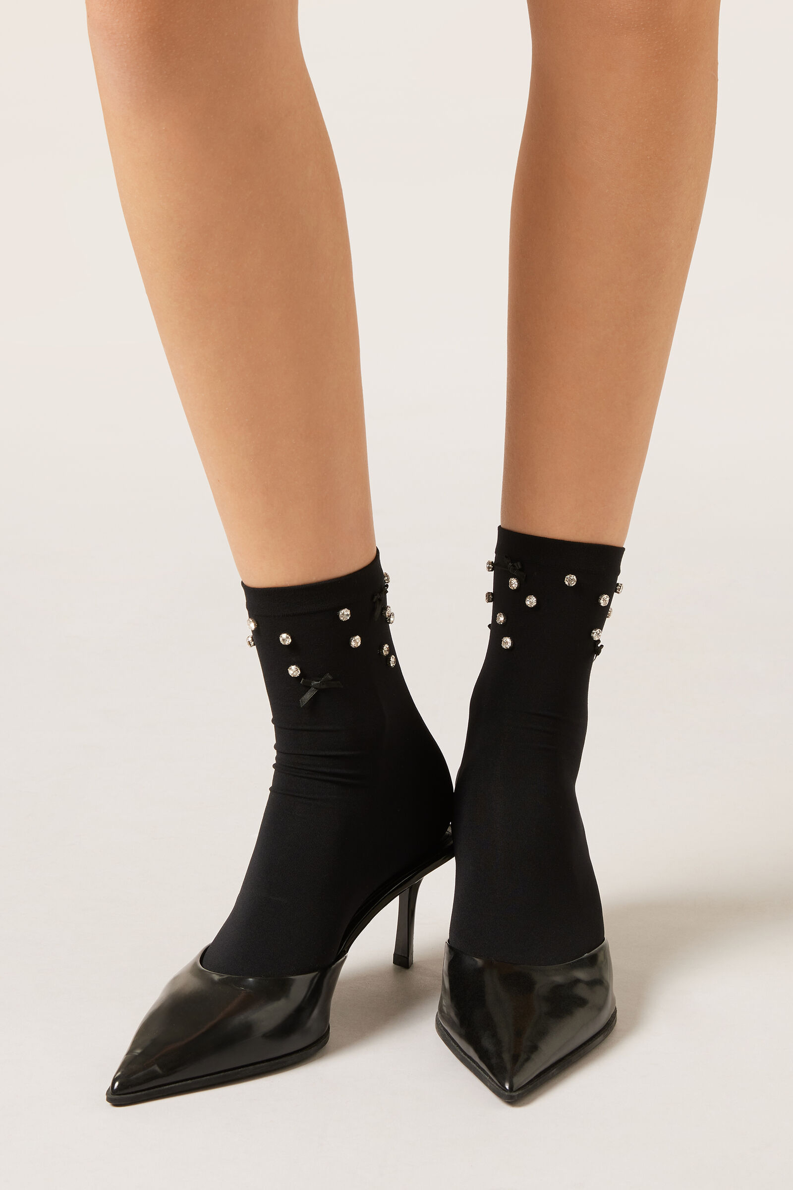 meia curta com strass e laços - preto