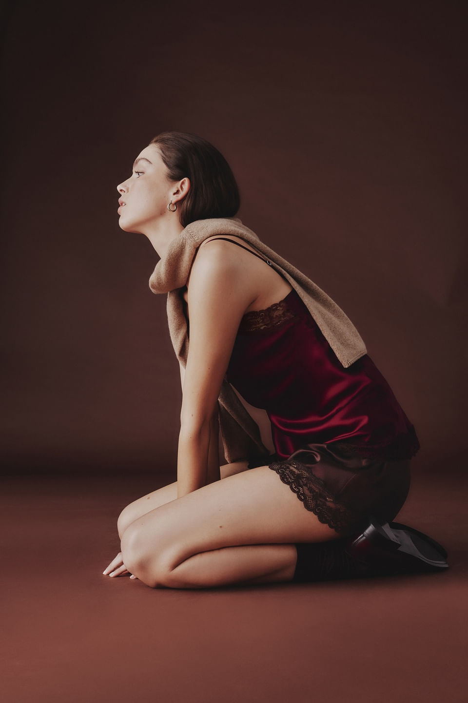 shorts em seda com renda - marrom