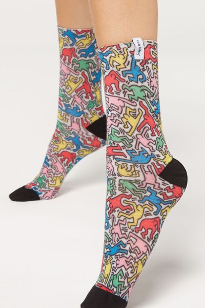 DC0432_9276_3-MEIAS-CURTAS-DESPORTIVAS-COM-ESTAMPADO-DIGITAL-KEITH-HARING™