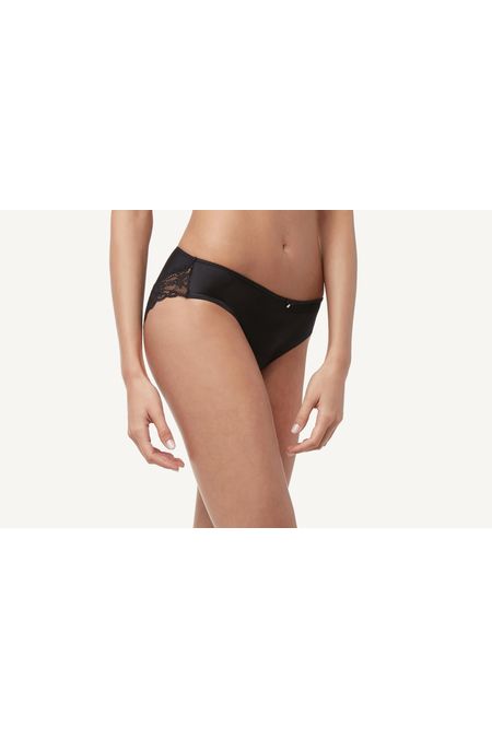 SID1263_019_1-CUECA-SMOOTH-SILK