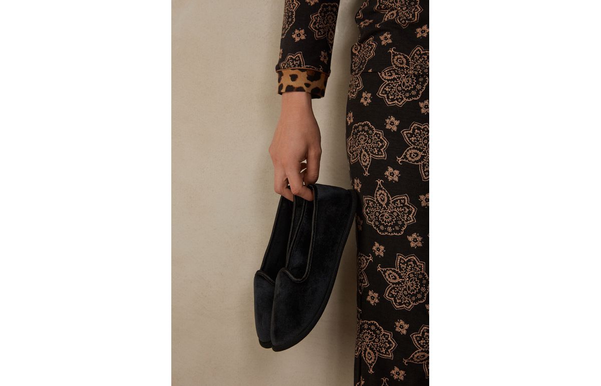 Pantufa Fechada Estilo Friuliano – Preto – U