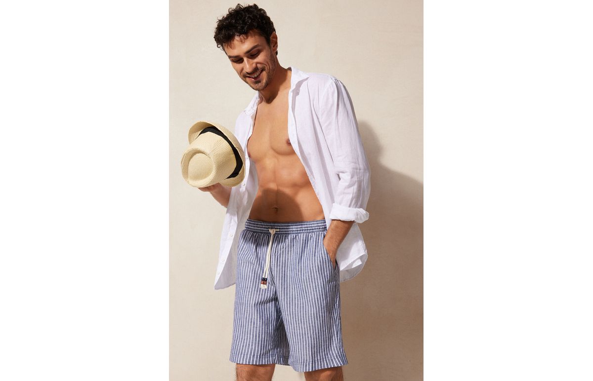 Bermuda Listrada Em Linho e Algodão – Azul