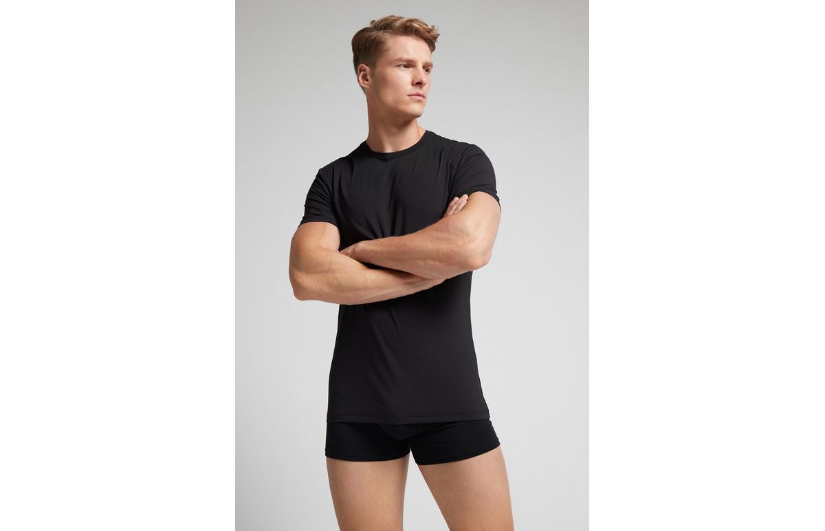 Camiseta Em Microfibra – Preto