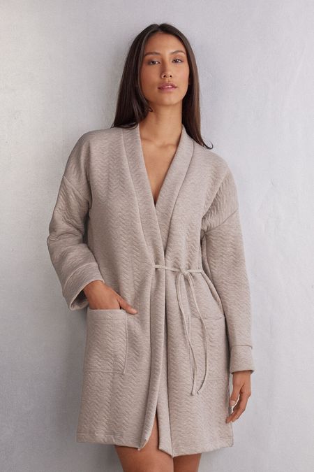 PVD939_775J_1-ROUPAO-SOFT-CHEVRON