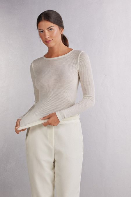CLD49H_2127_1-BLUSA-MANGA-COMPRIDA-COM-DECOTE-AMPLO-EM-LA-E-SEDA