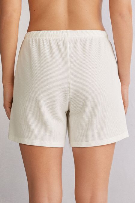 PDC2559_2127_2-BERMUDAS-GLISTEN-IN-THE-LIGHT