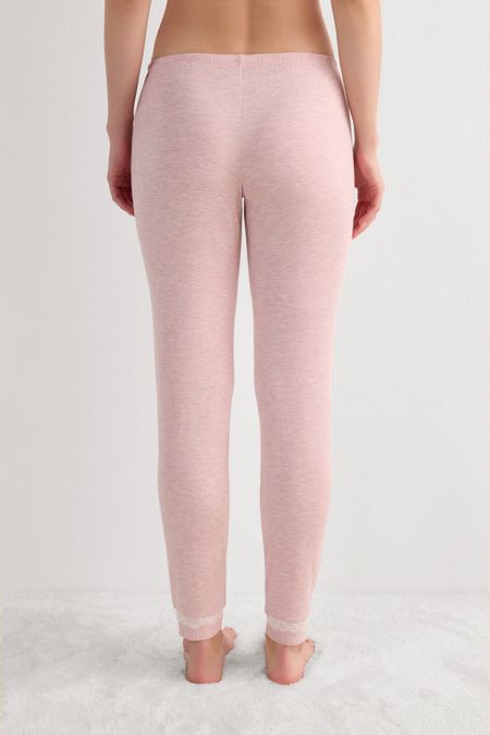 PDL700_008J_2-CALCA-COMPRIDA-EM-MODAL-COM-DETALHES-EM-RENDA